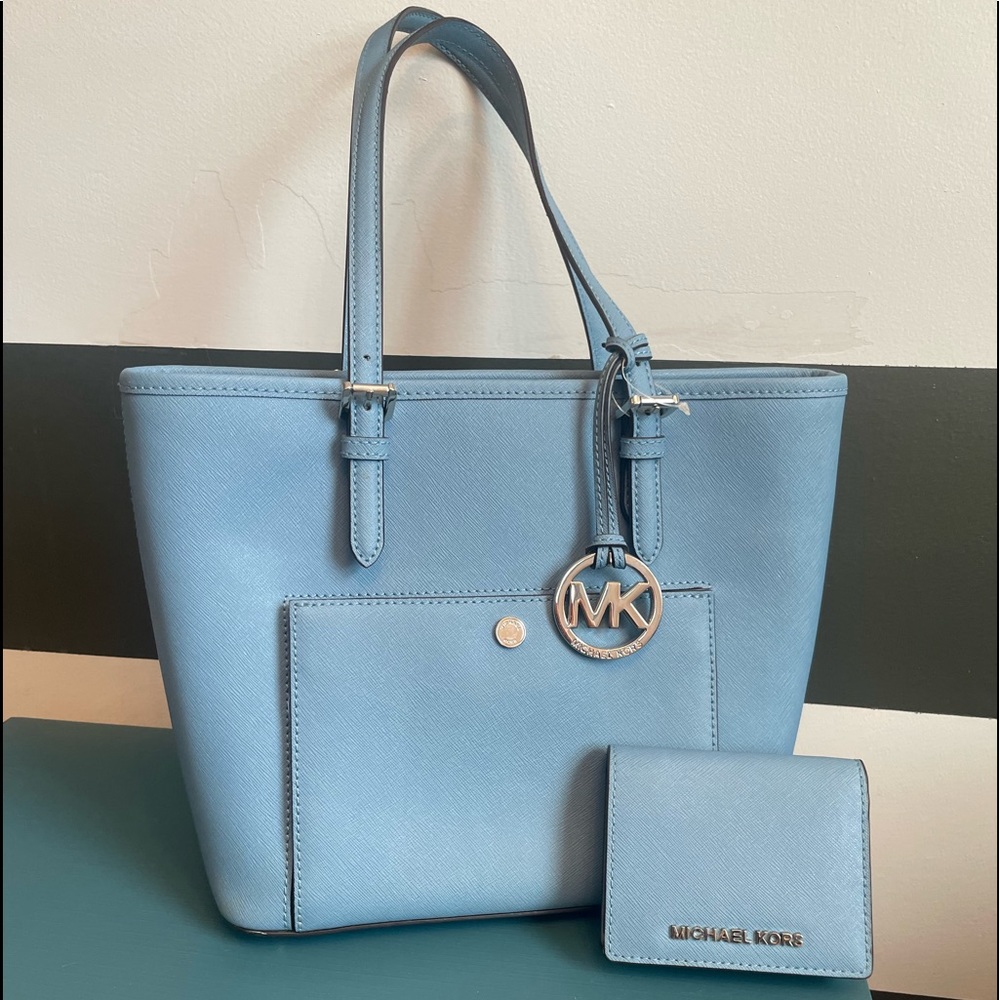 Michael Kors Light Sky Jet Set Travel Bag & Matching Wallet - ONLY USED 1X